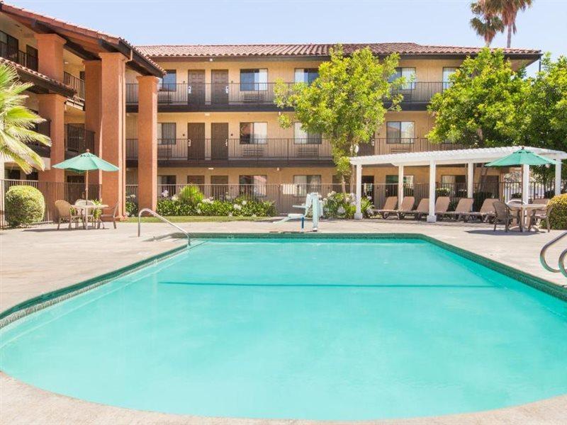 Days Inn By Wyndham San Jose Airport Milpitas Bagian luar foto