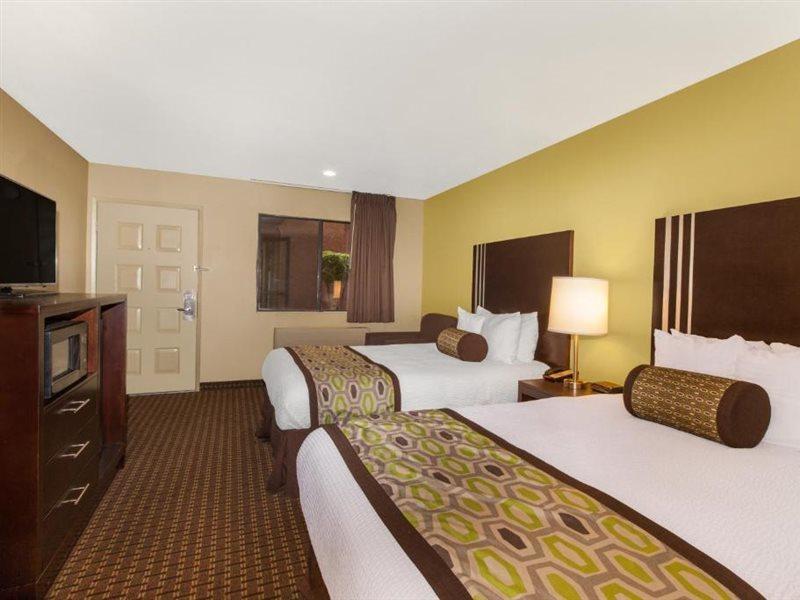 Days Inn By Wyndham San Jose Airport Milpitas Bagian luar foto