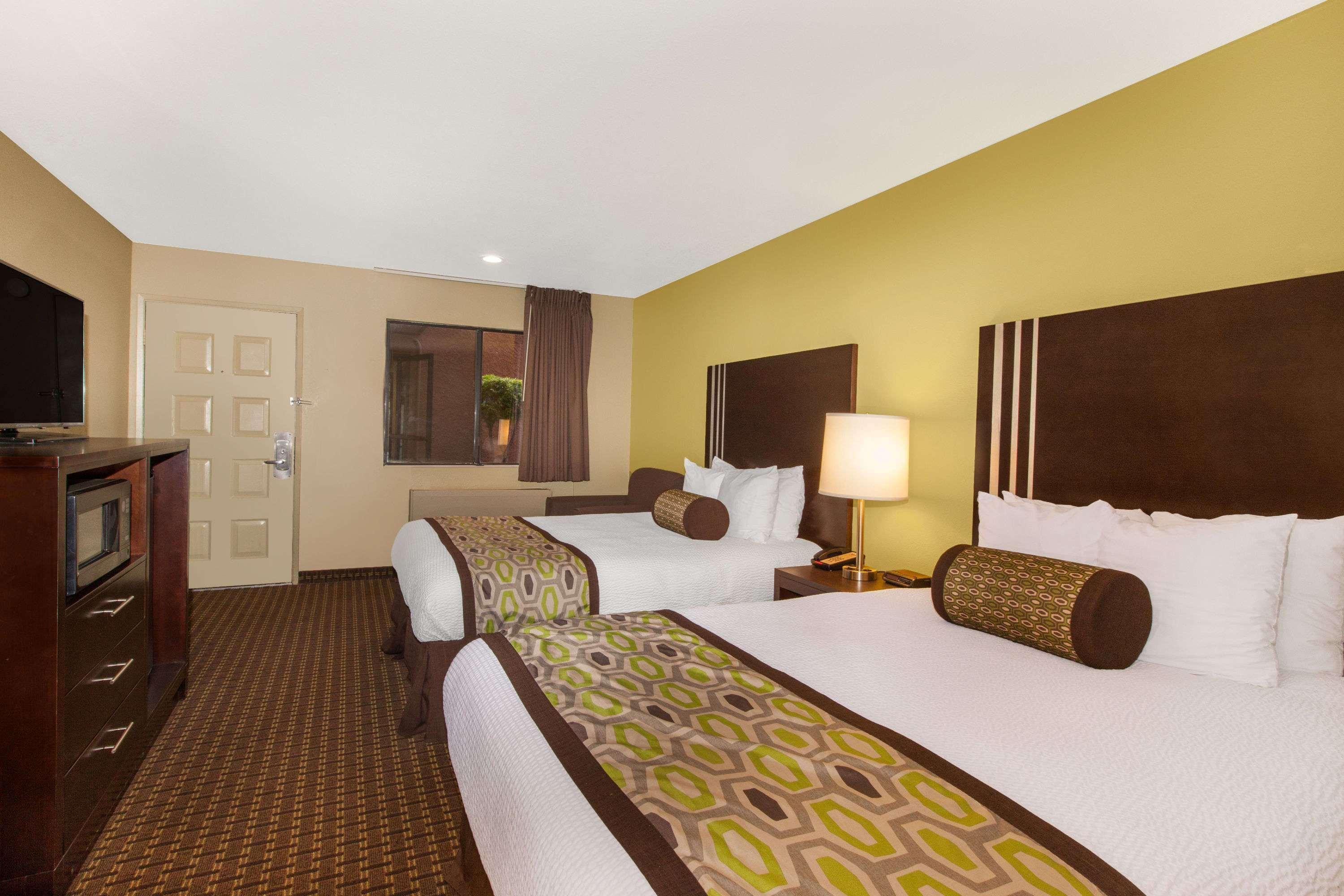 Days Inn By Wyndham San Jose Airport Milpitas Bagian luar foto