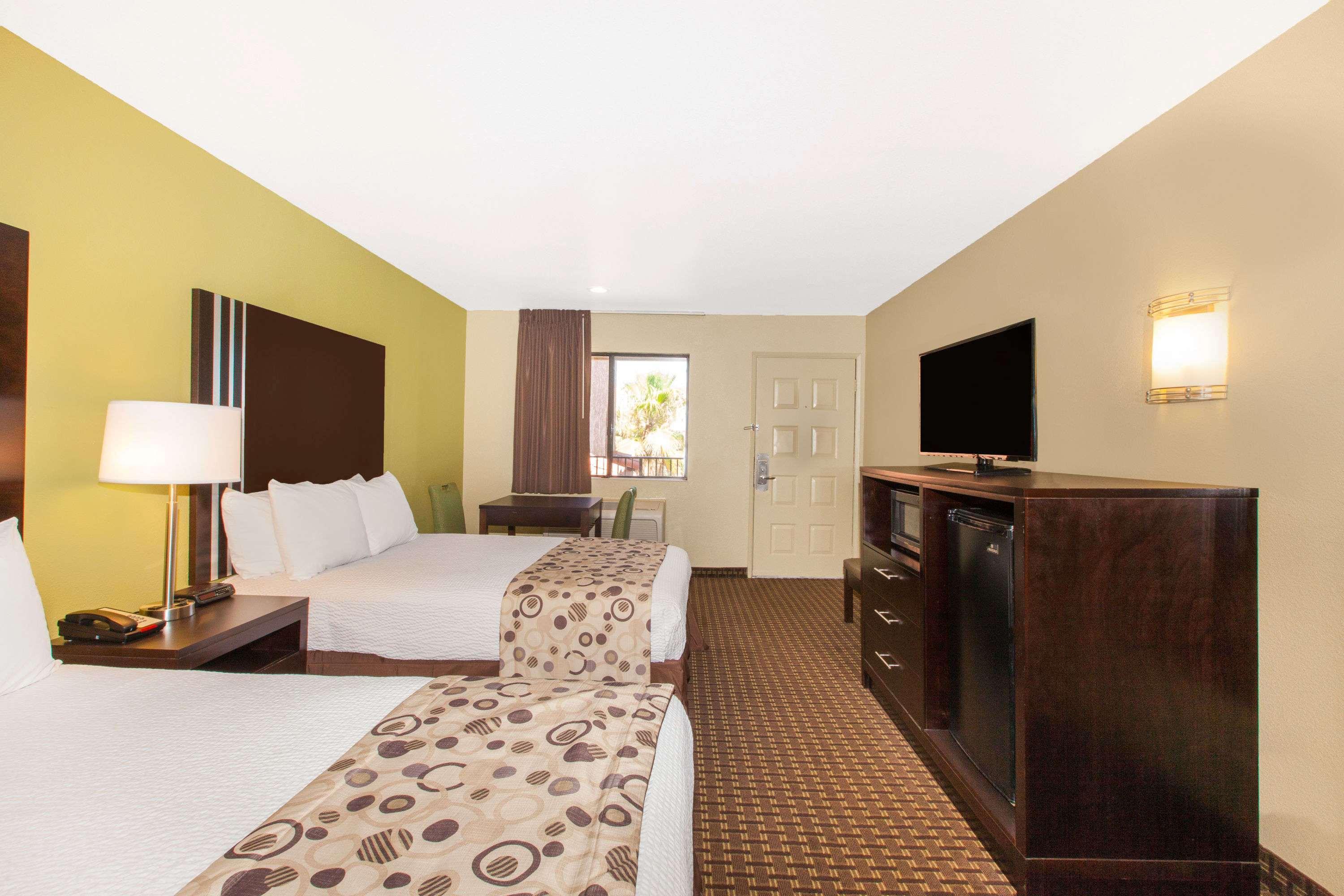 Days Inn By Wyndham San Jose Airport Milpitas Bagian luar foto