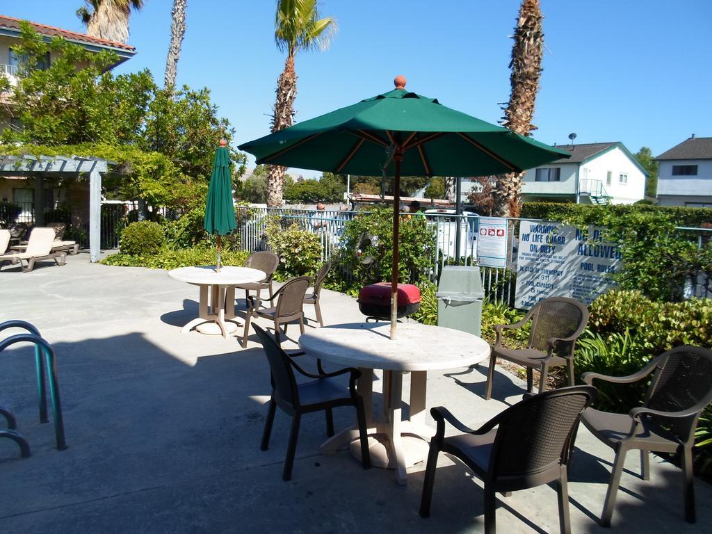 Days Inn By Wyndham San Jose Airport Milpitas Bagian luar foto
